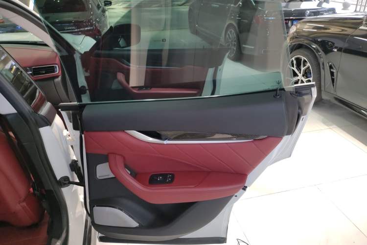 Used Maserati Levante 2019 3.0T Standard Version China VI Right Rear Door Interior