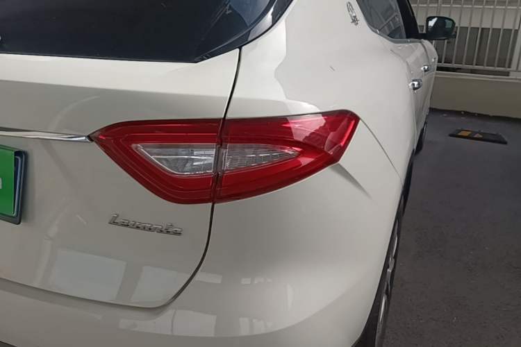 Used Maserati Levante 2019 3.0T Standard Version China V Emission Standard Right Rear Taillight