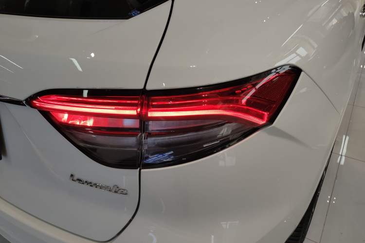 Used Maserati Levante 2019 3.0T Standard Version China VI Right Rear Taillight