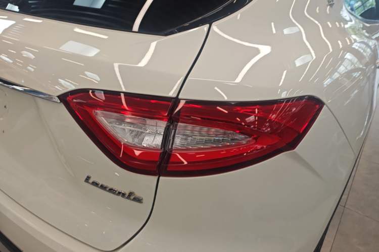 Used Maserati Levante 2019 3.0T Standard Version China VI Right Rear Taillight