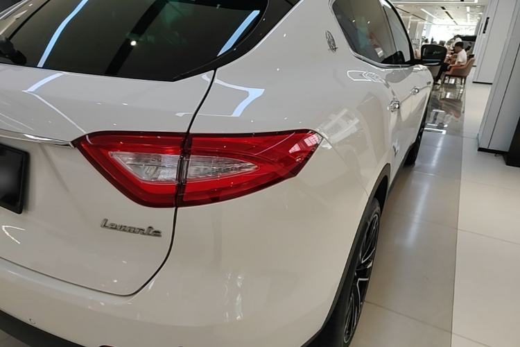 Used Maserati Levante 2019 3.0T Standard Version China V Emission Standard Right Rear Taillight