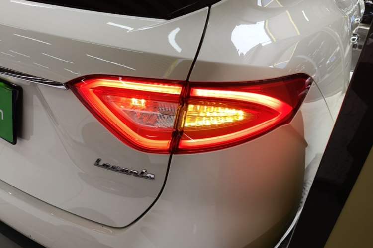 Used Maserati Levante 2019 3.0T Standard Version China VI Right Rear Taillight