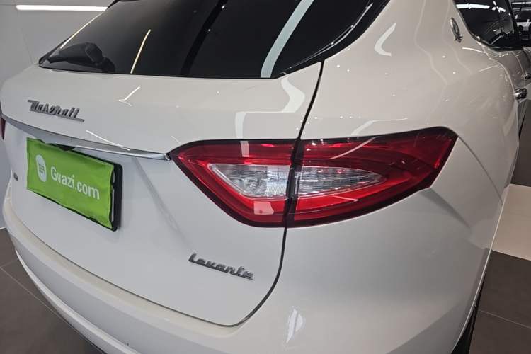 Used Maserati Levante 2019 3.0T Luxury Edition China VI Standard Right Rear Taillight