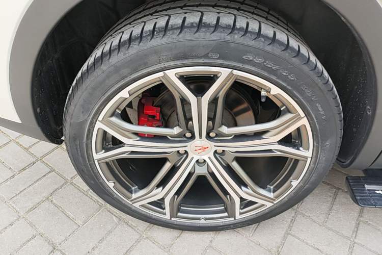 Used Maserati Levante 2019 3.0T Standard Version China VI Right Rear Wheel Hub