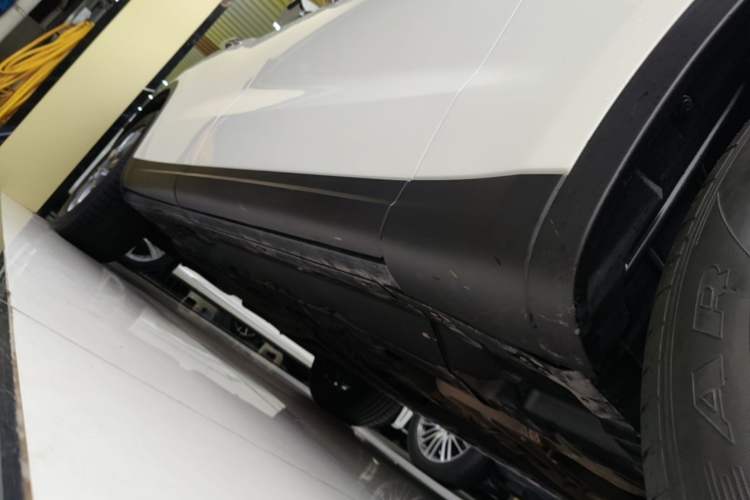 Used Maserati Levante 2019 3.0T Standard Version China VI Right Side Sill