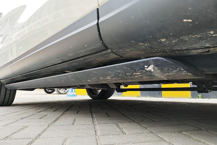 Used Maserati Levante 2019 3.0T Standard Version China VI Right Side Sill