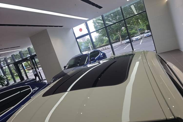 Used Maserati Levante 2019 3.0T Luxury Edition China VI Standard Roof