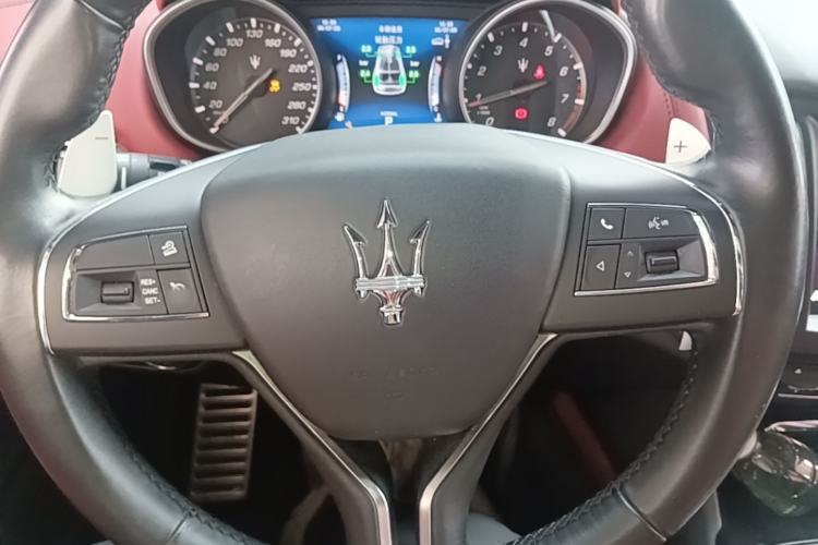 Used Maserati Levante 2019 3.0T Standard Version China V Emission Standard Steering Wheel