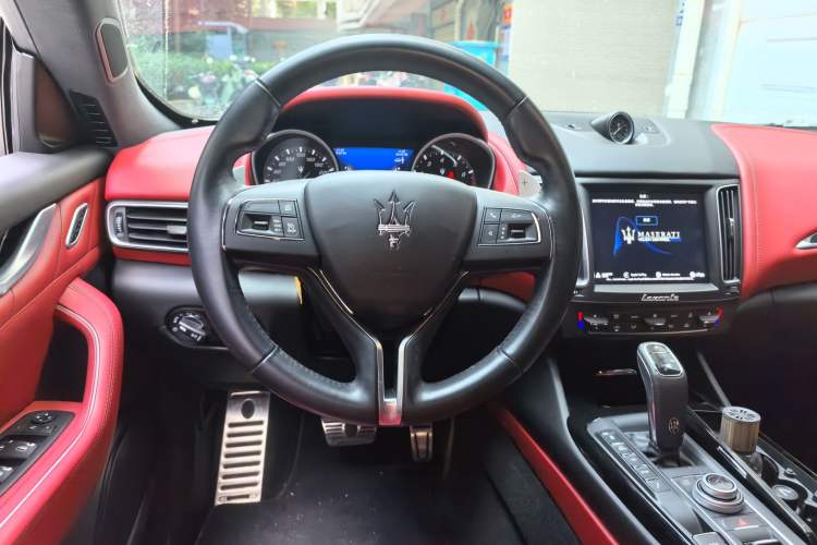 Used Maserati Levante 2019 3.0T Standard Version China V Emission Standard Steering Wheel