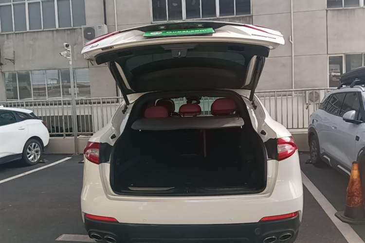 Used Maserati Levante 2019 3.0T Standard Version China V Emission Standard Trunk