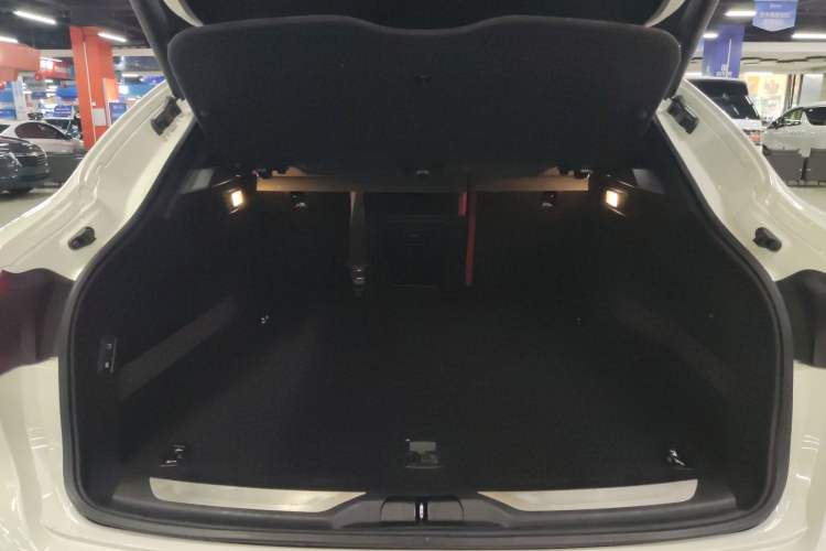 Used Maserati Levante 2019 3.0T Standard Version China VI Trunk