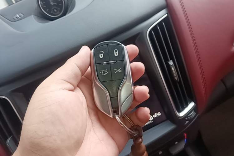 Used Maserati Levante 2019 3.0T Standard Version China V Emission Standard Vehicle Key