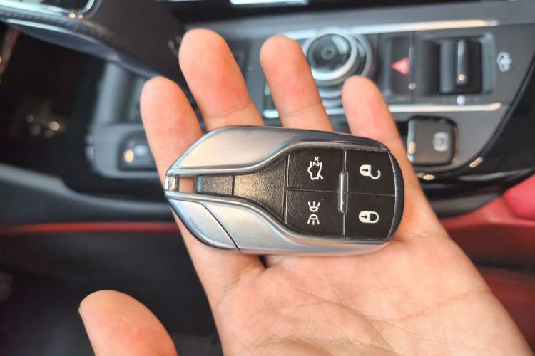 Used Maserati Levante 2019 3.0T Standard Version China V Emission Standard Vehicle Key