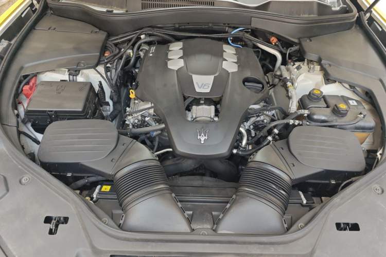 Used Maserati Levante 2019 3.0T Standard Version China VI Engine Bay