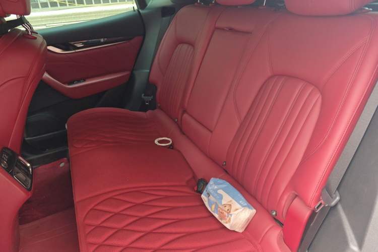 Used Maserati Levante 2019 3.0T Standard Version China VI Left Rear Seat
