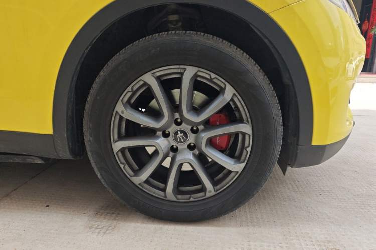 Used Maserati Levante 2019 3.0T Standard Version China VI Right Front Wheel Hub