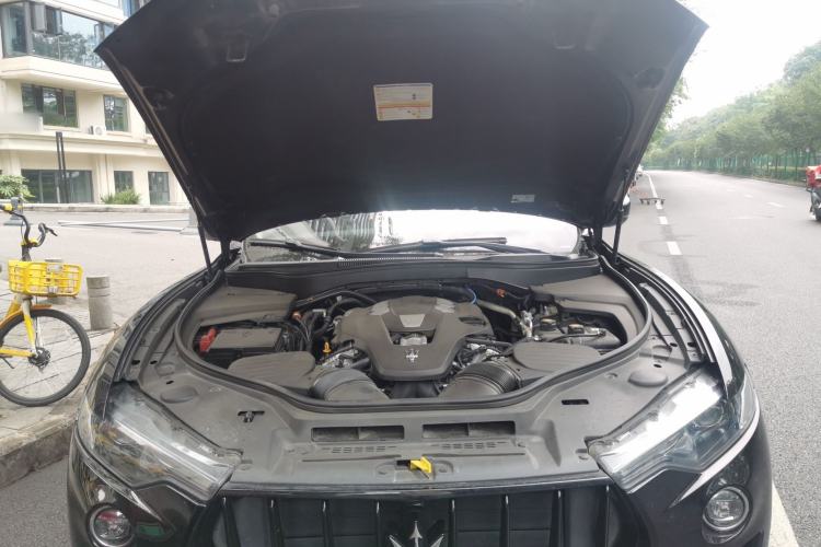 Used Maserati Levante 2020 3.0T Standard Edition Engine Bay