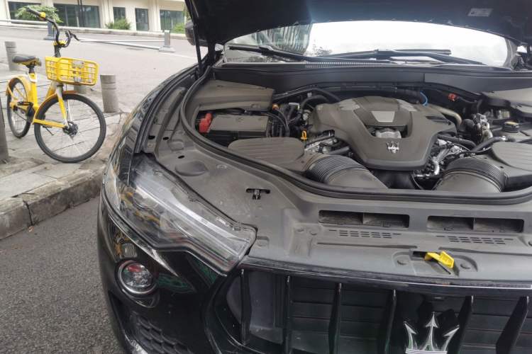 Used Maserati Levante 2020 3.0T Standard Edition Engine Bay Right