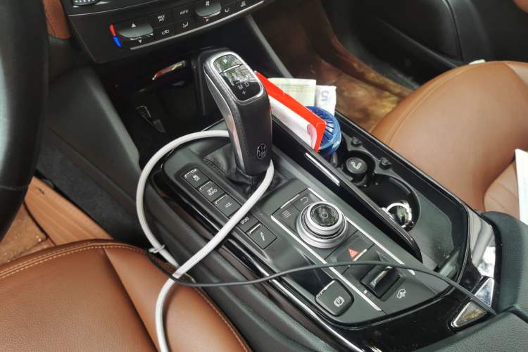 Used Maserati Levante 2020 3.0T Standard Edition Gear Lever