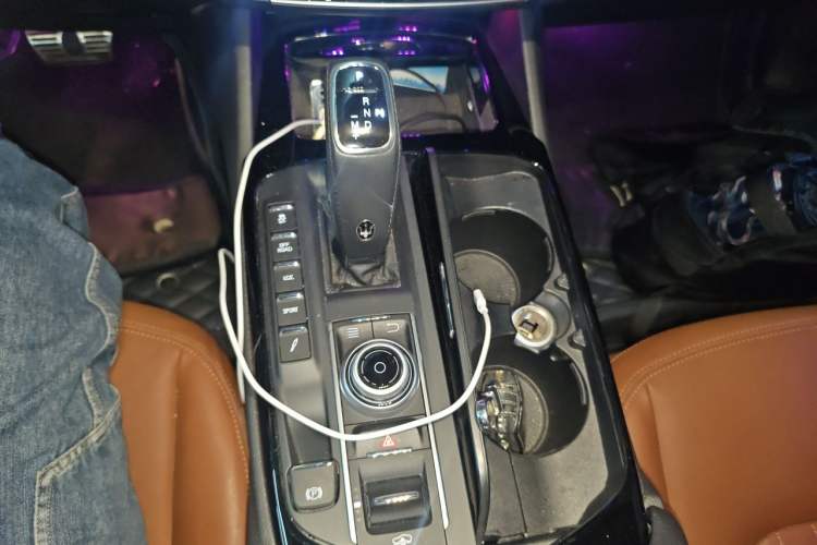 Used Maserati Levante 2020 3.0T Standard Edition Gear Lever