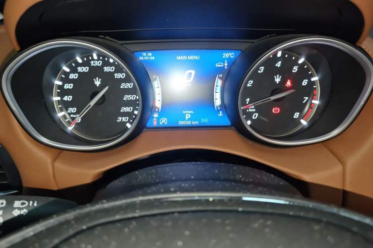 Used Maserati Levante 2020 3.0T Standard Edition Odometer Close Up