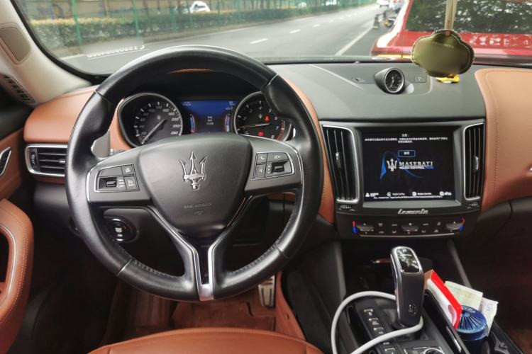 Used Maserati Levante 2020 3.0T Standard Edition Steering Wheel