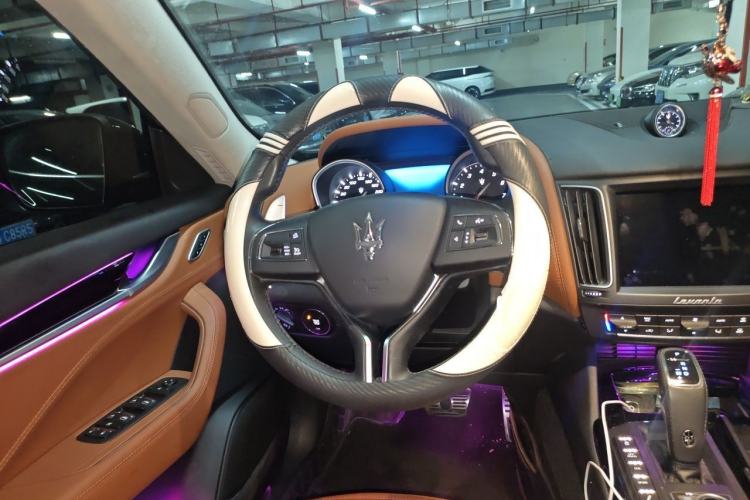 Used Maserati Levante 2020 3.0T Standard Edition Steering Wheel