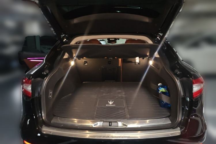 Used Maserati Levante 2020 3.0T Standard Edition Trunk
