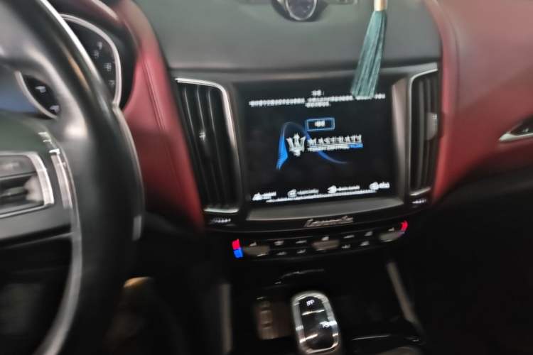 Used Maserati Levante 2020 3.0T Standard Edition Audio And AC Panel