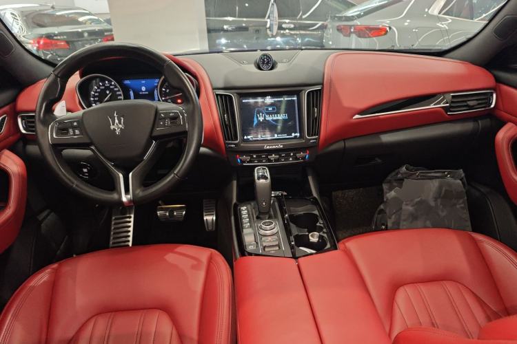 Used Maserati Levante 2020 3.0T Standard Edition Center Console