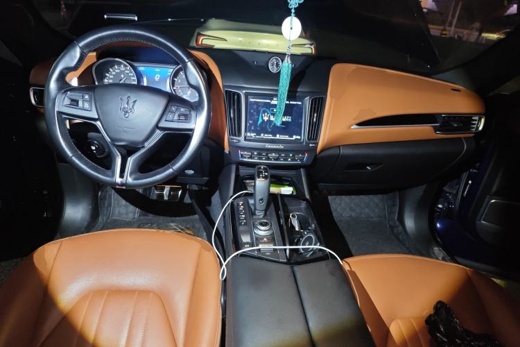 Used Maserati Levante 2020 3.0T Standard Edition Center Console
