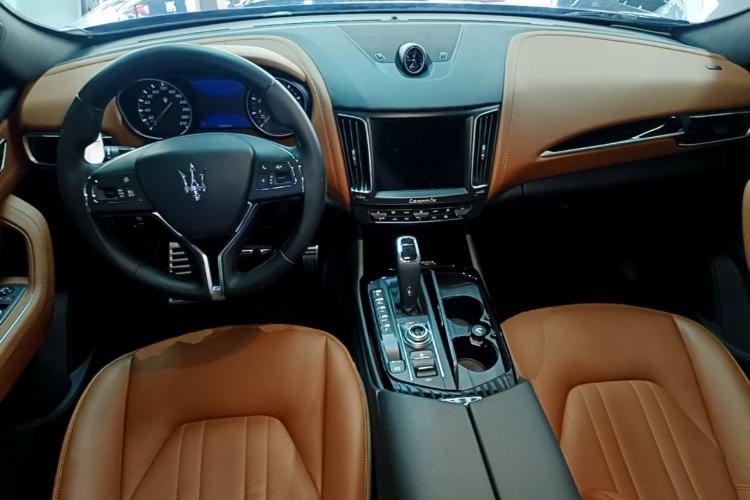 Used Maserati Levante 2020 3.0T Standard Edition Center Console