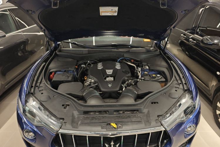 Used Maserati Levante 2020 3.0T Standard Edition Engine Bay