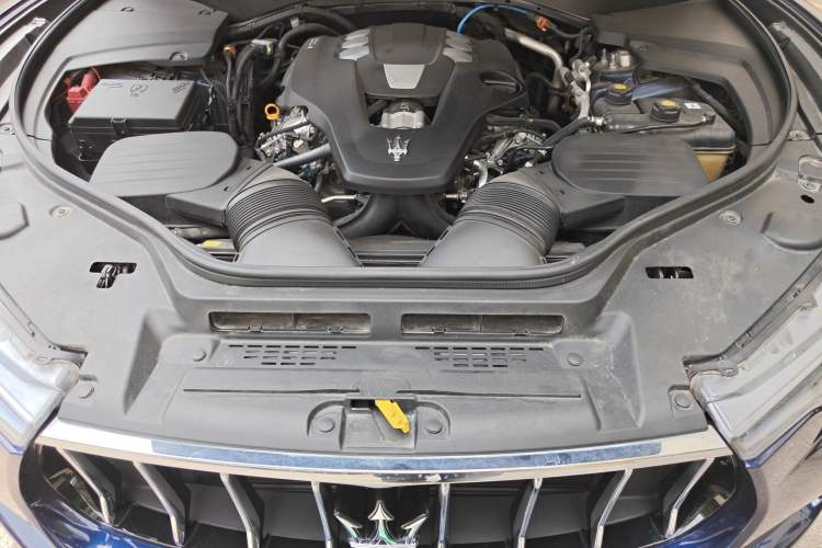 Used Maserati Levante 2020 3.0T Standard Edition Engine Bay
