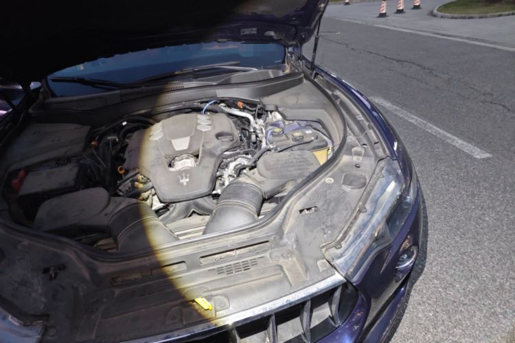 Used Maserati Levante 2020 3.0T Standard Edition Engine Bay Left