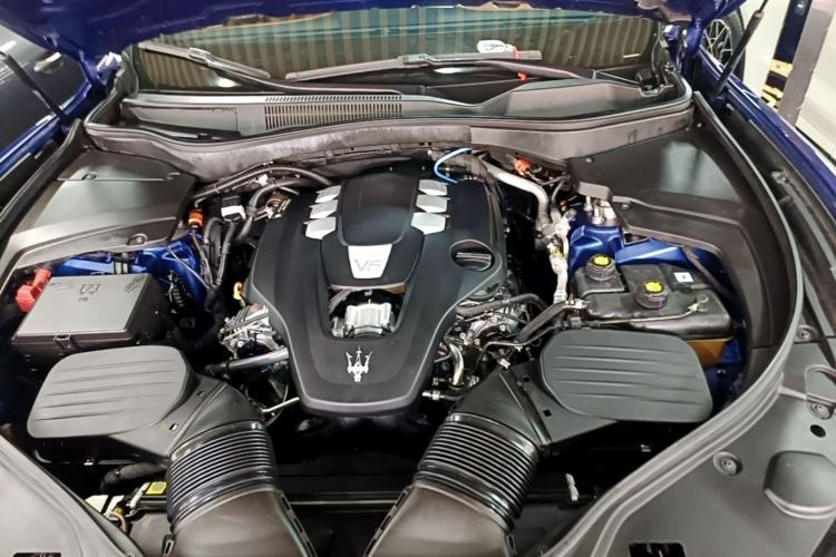 Used Maserati Levante 2020 3.0T Standard Edition Engine Bay