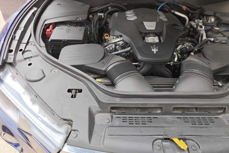 Used Maserati Levante 2020 3.0T Standard Edition Engine Bay Right