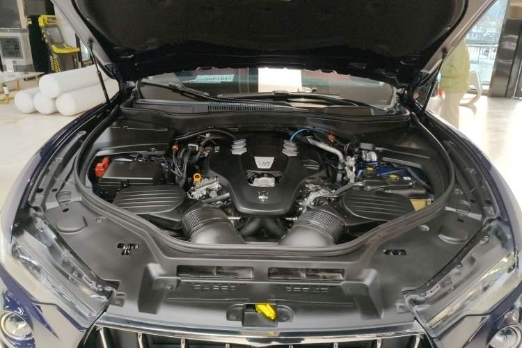 Used Maserati Levante 2020 3.0T Standard Edition Engine Bay