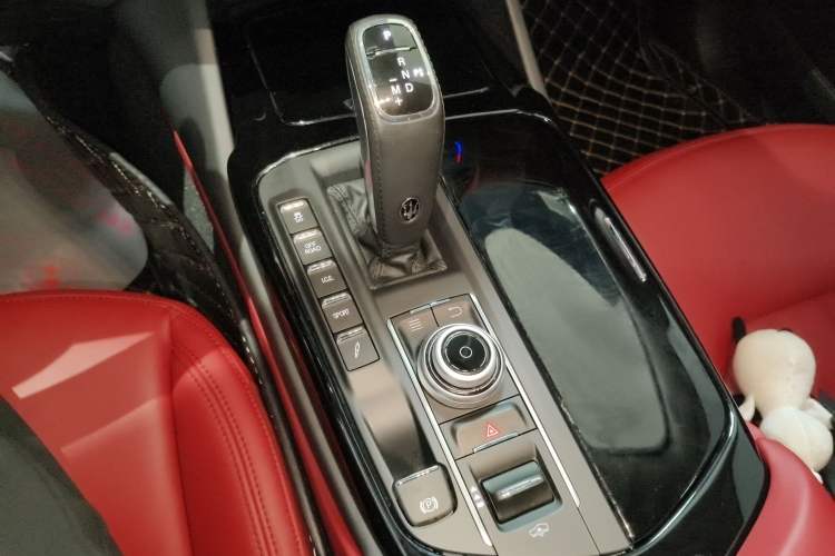 Used Maserati Levante 2020 3.0T Standard Edition Gear Lever