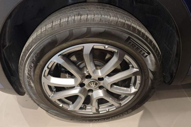 Used Maserati Levante 2020 3.0T Standard Edition Left Front Wheel Hub