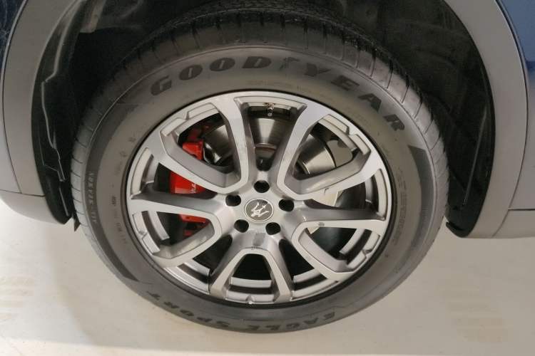 Used Maserati Levante 2020 3.0T Standard Edition Left Front Wheel Hub