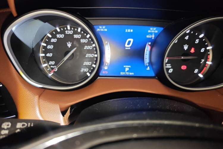 Used Maserati Levante 2020 3.0T Standard Edition Odometer Close Up