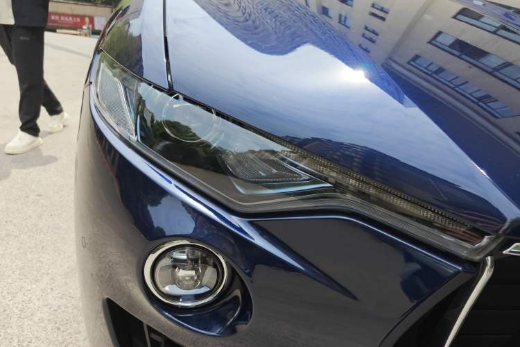 Used Maserati Levante 2020 3.0T Standard Edition Right Front Headlight