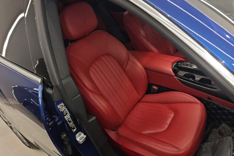 Used Maserati Levante 2020 3.0T Standard Edition Right Front Seat