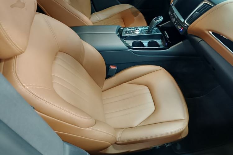 Used Maserati Levante 2020 3.0T Standard Edition Right Front Seat