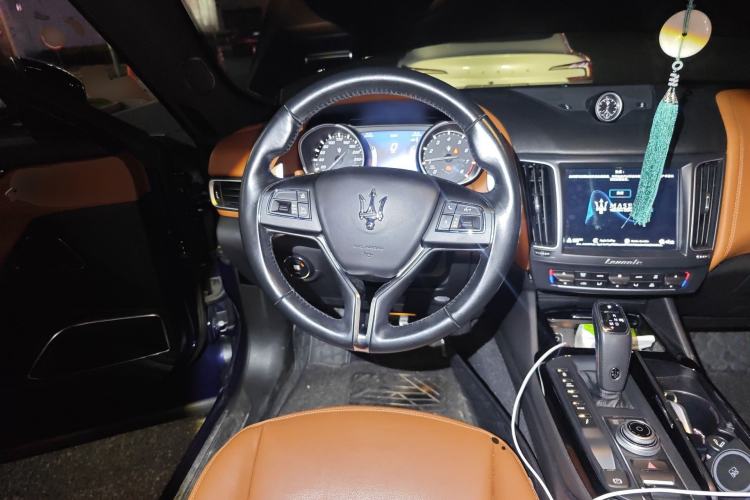Used Maserati Levante 2020 3.0T Standard Edition Steering Wheel