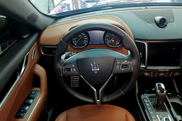 Used Maserati Levante 2020 3.0T Standard Edition Steering Wheel