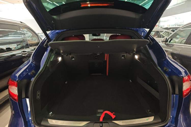 Used Maserati Levante 2020 3.0T Standard Edition Trunk