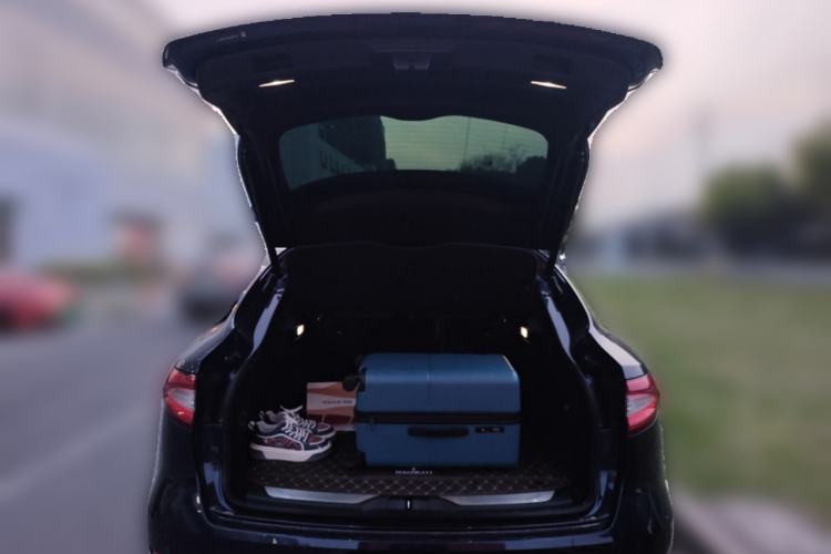 Used Maserati Levante 2020 3.0T Standard Edition Trunk