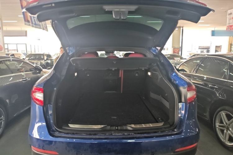 Used Maserati Levante 2020 3.0T Standard Edition Trunk